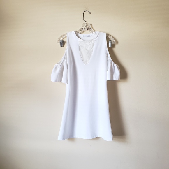 Zara Dresses & Skirts - Zara White Ivory Cold Shoulder Shift Dress Small